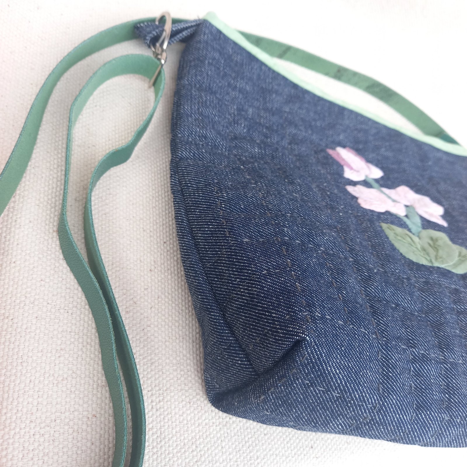 Bolsa jeans com aplicação - Imagem 4