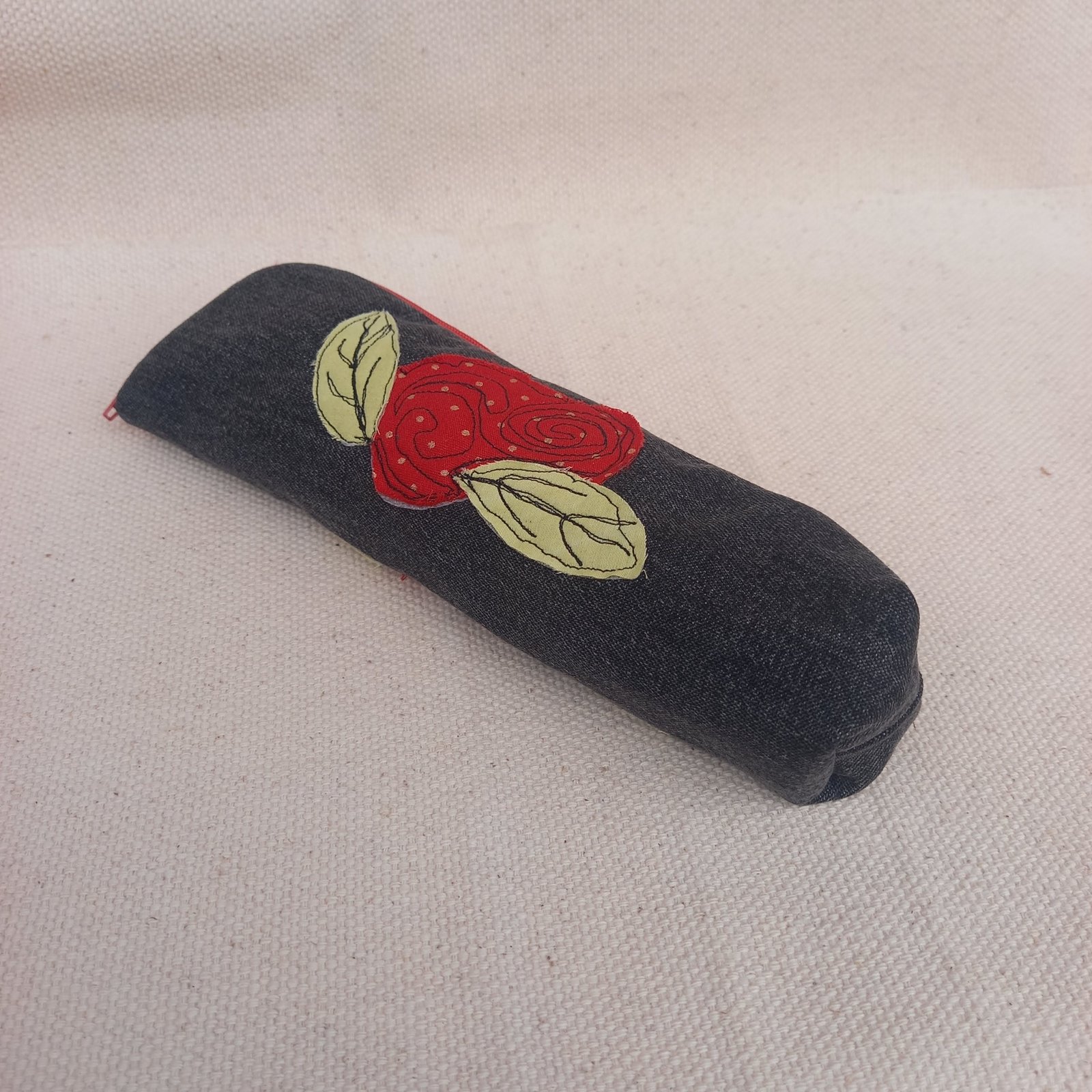 Estojo para apis e canetas em jeans - Imagem 2