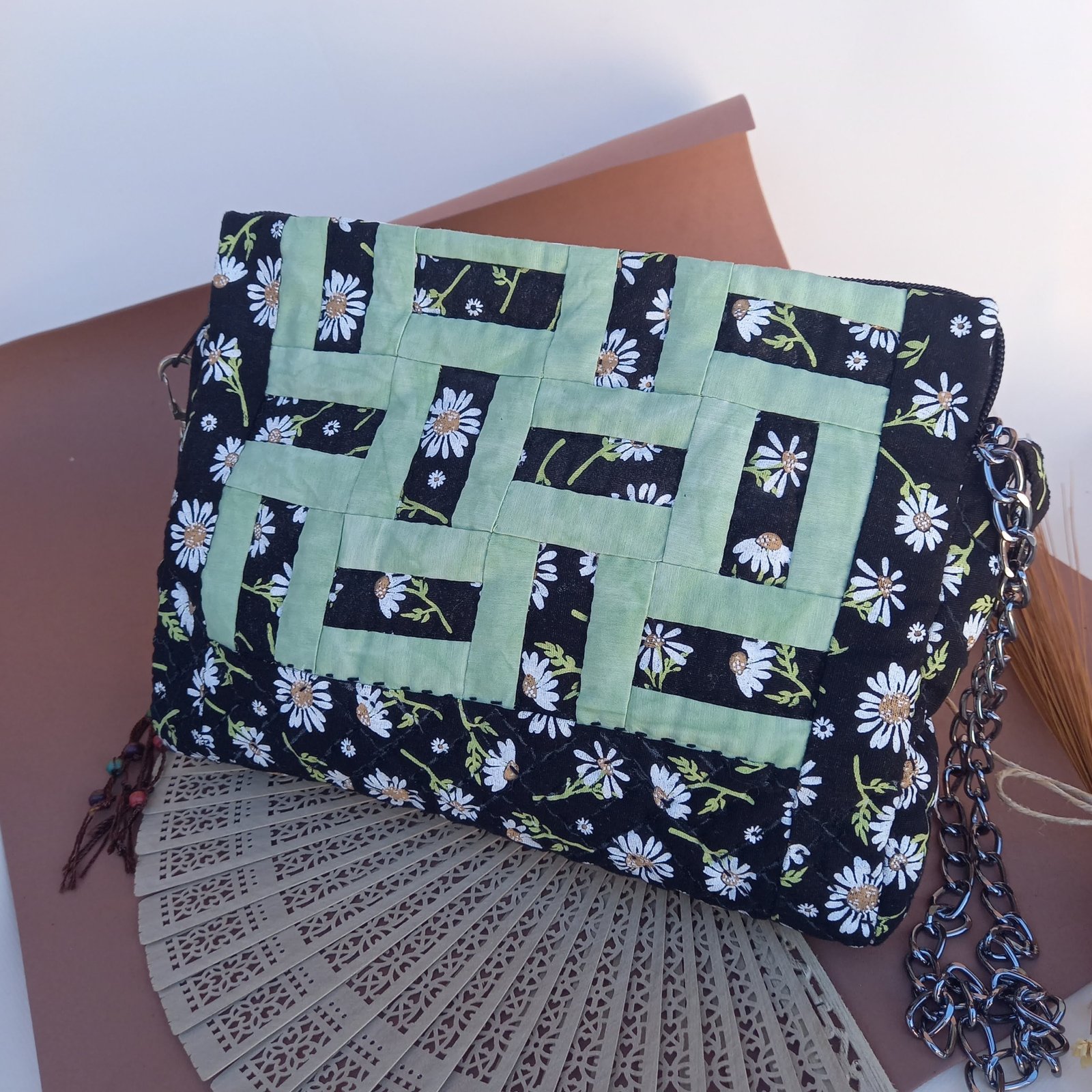 Curso de patchwork feito à mão.